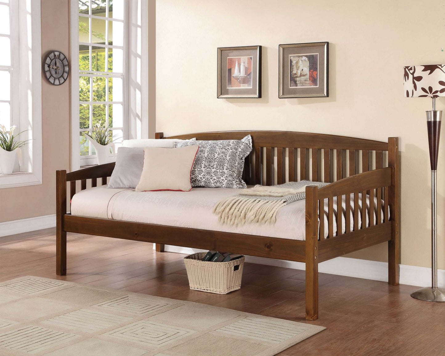 Homeroots 42" X 80" X 37" Antique Oak Wood Daybed 347213