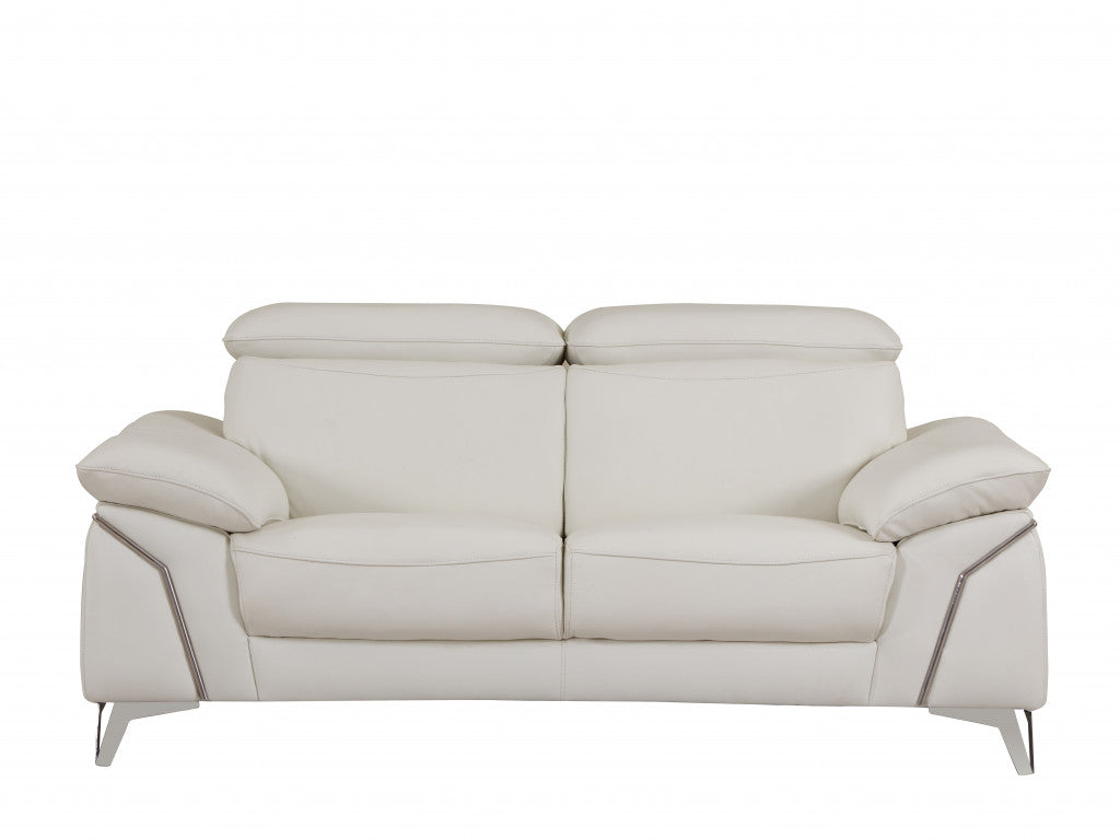 Homeroots 31" Fashionable White Leather Loveseat 329687