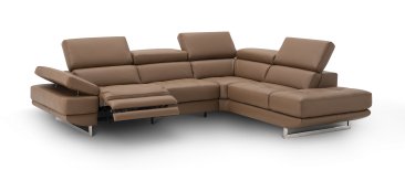 J&M Furniture Annalaise Sectional