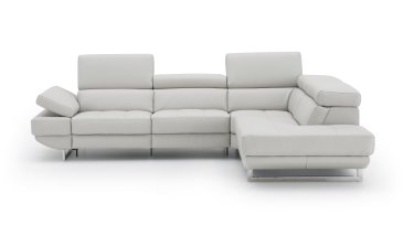 J&M Furniture Annalaise Sectional