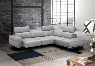 J&M Furniture Davenport Sectional